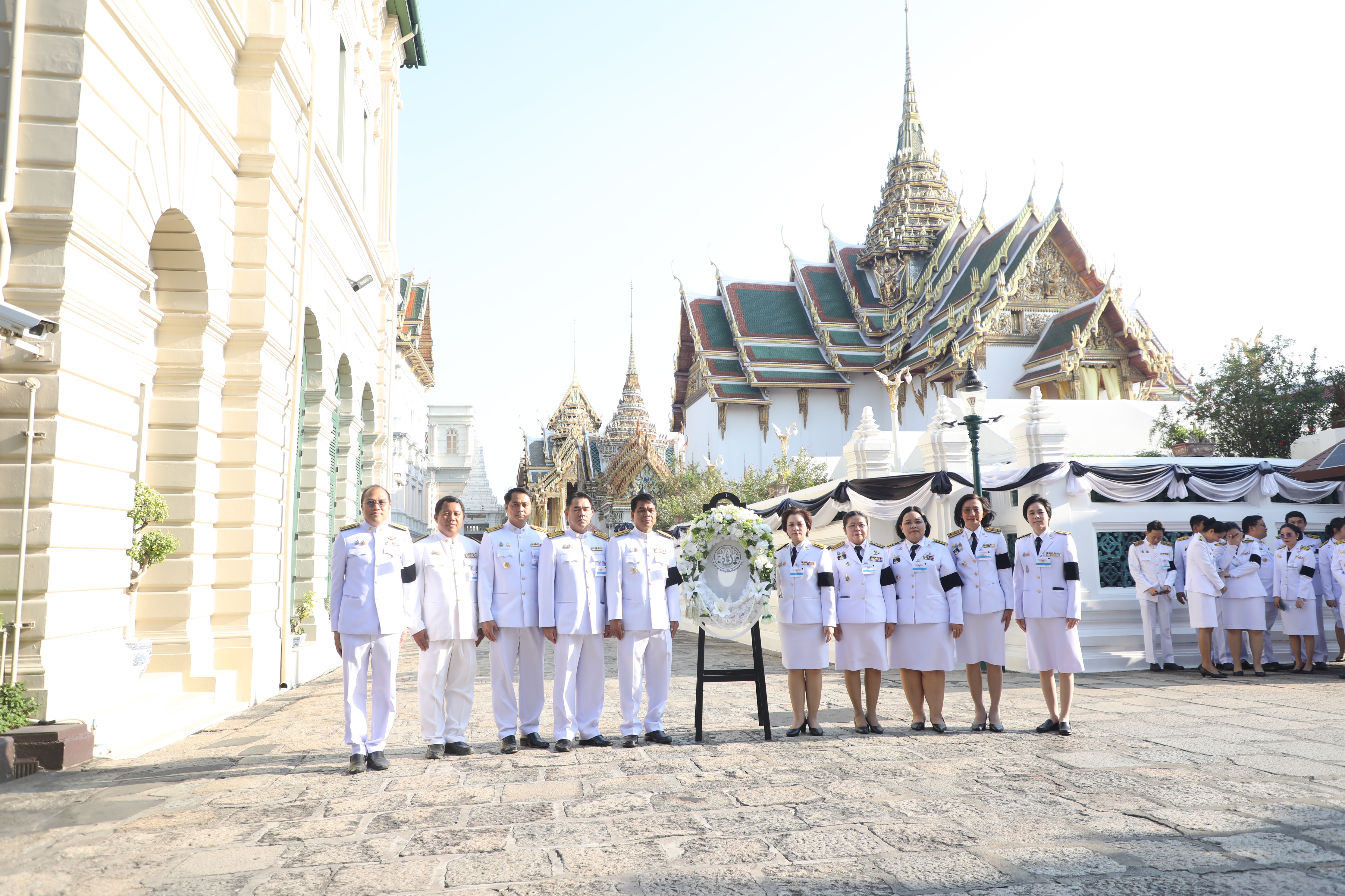 title - สำนักงานการปฏิรูปที่ดินเพื่อเกษตรกรรม รับพระราชทานพระบรมราชานุญาตให้ร่วมเป็นเจ้าภาพบำเพ็ญกุศลถวายพระบรมศพ สมเด็จพระนางเจ้าสิริกิติ์ พระบรมราชินีนาถ พระบรมราชชนนีพันปีหลวง